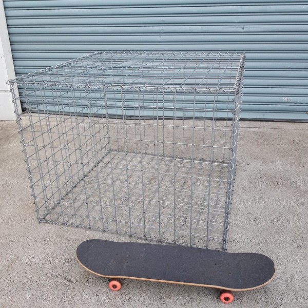 978mm L x 978mm W x 750mm H, 75x75mm, AL-TEN